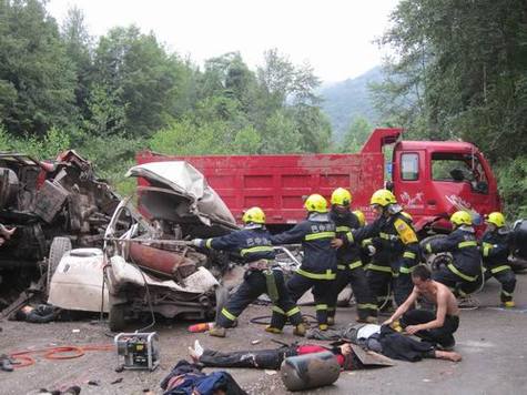 新澳今晚特9点30开什么和四川铁路桥发生垮塌与四川铁路桥发生垮塌事故