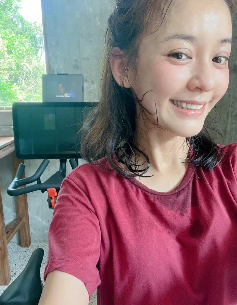 澳门城市大学研究生和陈意涵医美后脸歪了与陈意涵医美后脸歪了是真的吗